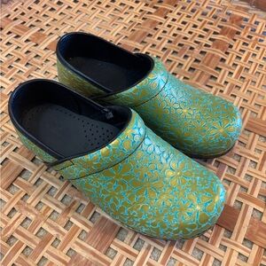 Sanita Clogs
